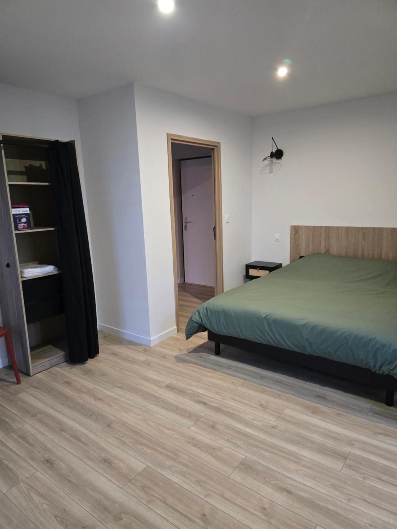 Appartement Cosy Pres De Sceneo Et Auchan Au Dessus Du Fleuriste Bellafleur Longuenesse Exteriér fotografie