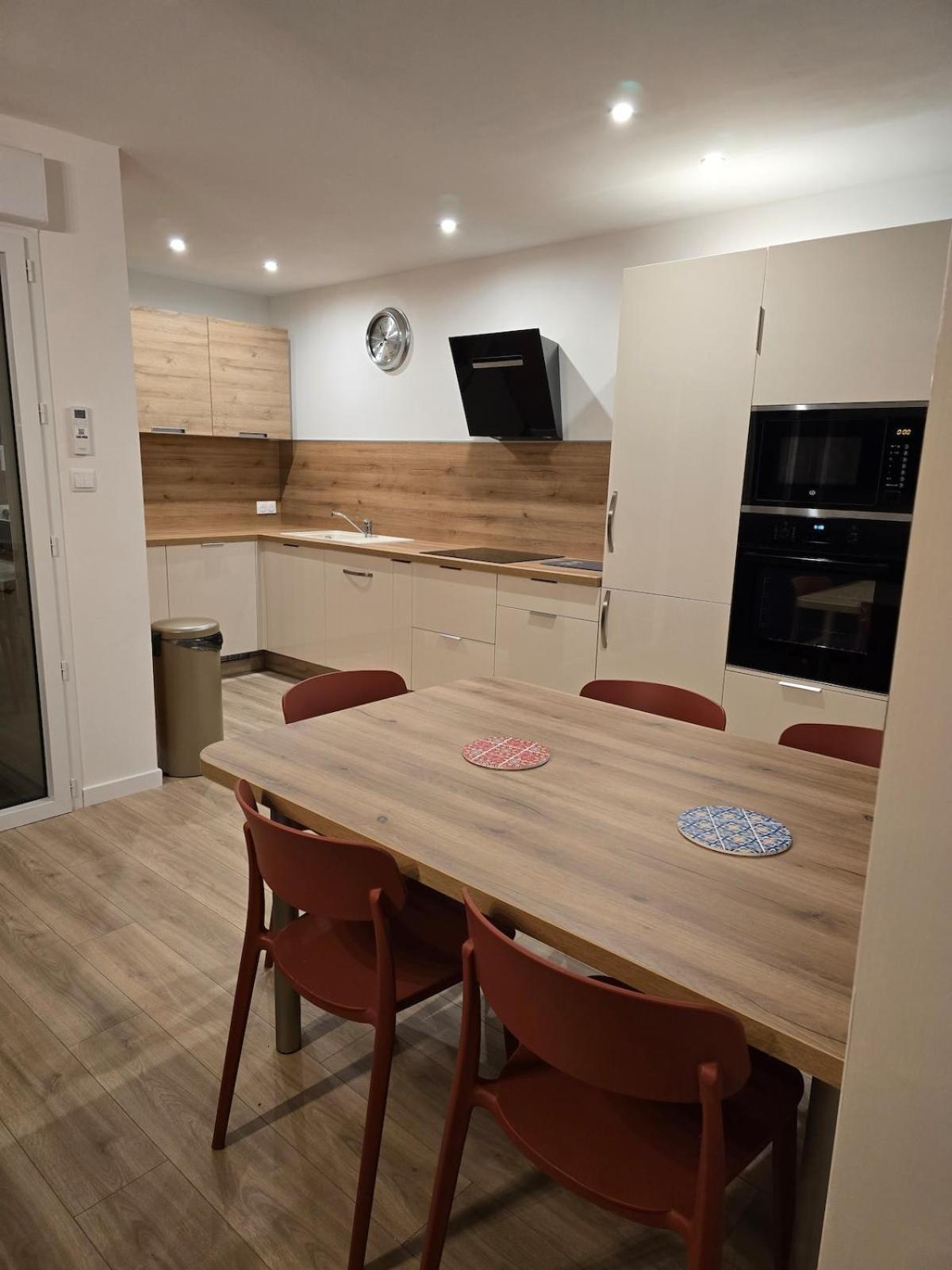 Appartement Cosy Pres De Sceneo Et Auchan Au Dessus Du Fleuriste Bellafleur Longuenesse Exteriér fotografie
