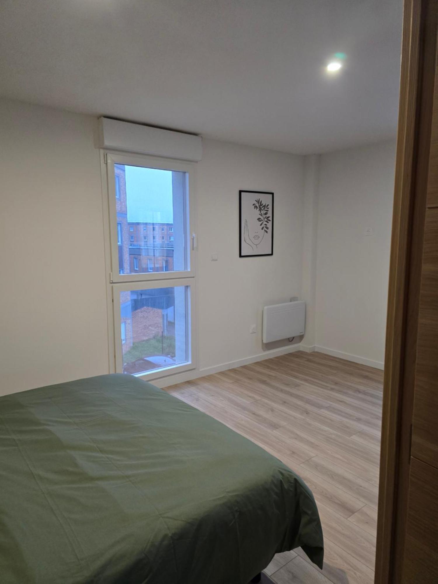 Appartement Cosy Pres De Sceneo Et Auchan Au Dessus Du Fleuriste Bellafleur Longuenesse Exteriér fotografie