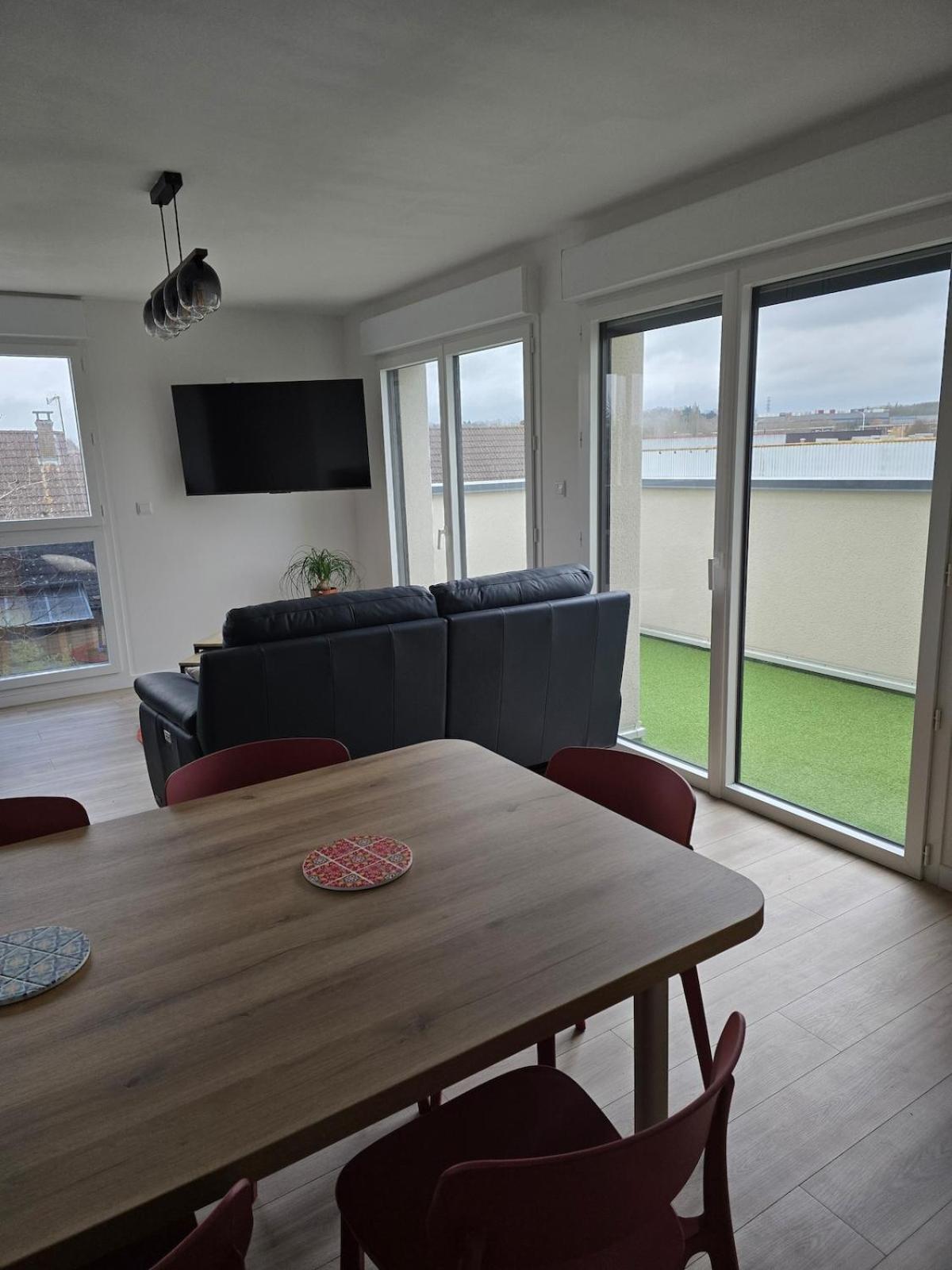 Appartement Cosy Pres De Sceneo Et Auchan Au Dessus Du Fleuriste Bellafleur Longuenesse Exteriér fotografie