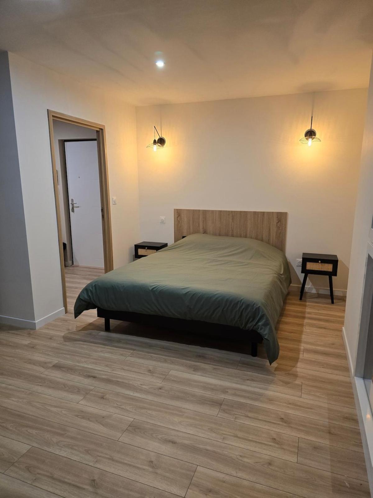 Appartement Cosy Pres De Sceneo Et Auchan Au Dessus Du Fleuriste Bellafleur Longuenesse Exteriér fotografie