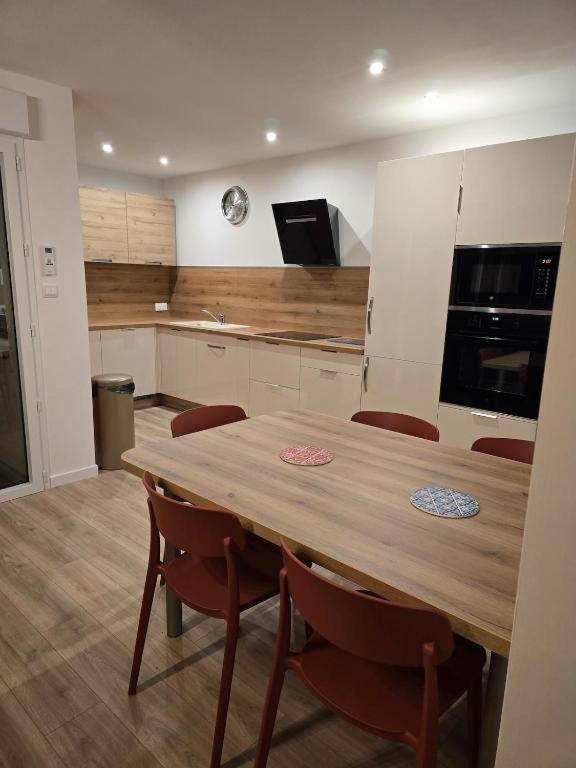 Appartement Cosy Pres De Sceneo Et Auchan Au Dessus Du Fleuriste Bellafleur Longuenesse Exteriér fotografie
